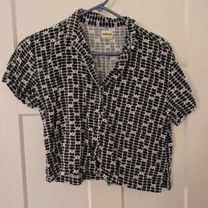 Hurley Black and White Short Sleeve Button-Up Blouse